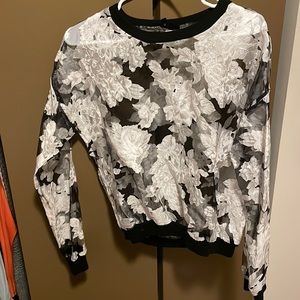 Mesh black and white flower patterned long sleeve blouse